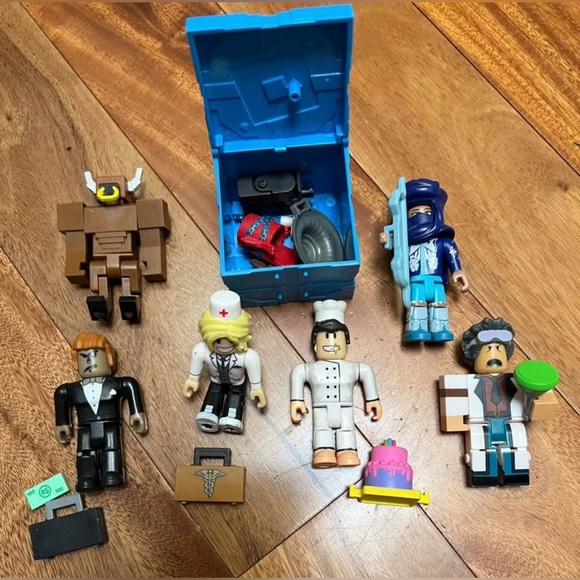 Roblox Toy Figure Lot - Picture 3 of 4